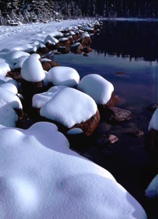 Lake Louise in snow tb